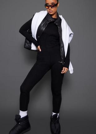 Потрясающий сплошной комбинезон от prettylittlething