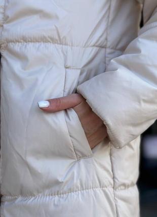 Зимнее удлиненное пальто прямого кроя с капюшоном4 фото
