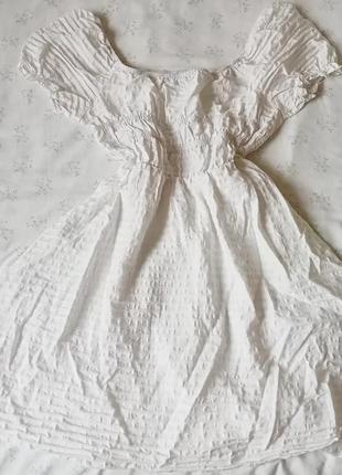 Платье белое, актуальное1 фото