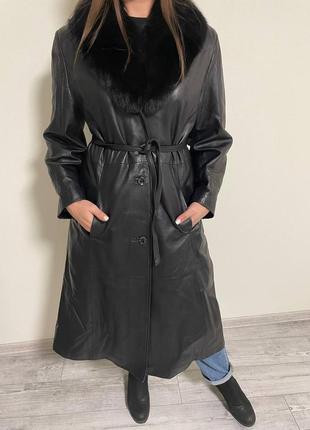 Кожаный плащ, тренч