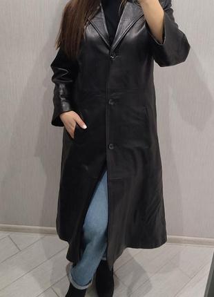 Кожаный плащ, тренч