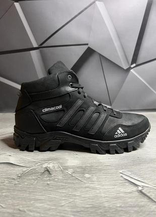 Зимние ботинки adidas черные