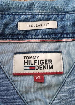 Tommy hilfiger джинсовая рубашка regular fit оригинал (xl)7 фото