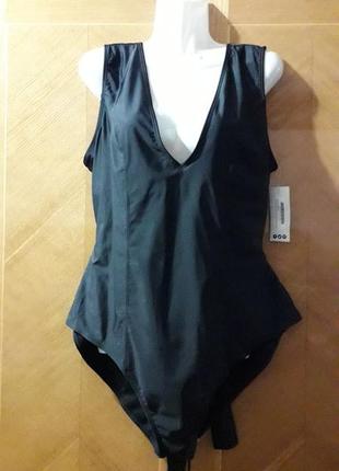 Новый  купальник слитный  классика   р.22 от boohoo