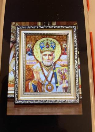Ікона свʼятий миколай чудотворець з бурштину1 фото
