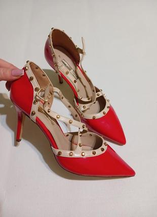 Туфли лодочки красные