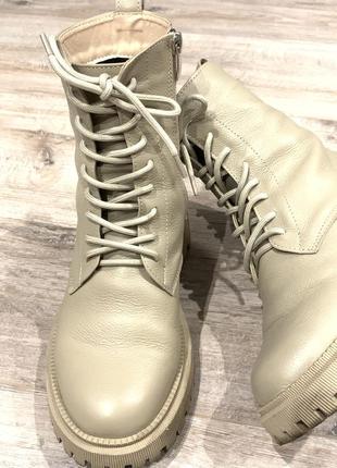 Стильные бежевые ботиночки демисезонные на флисе (натуральная кожа)2 фото