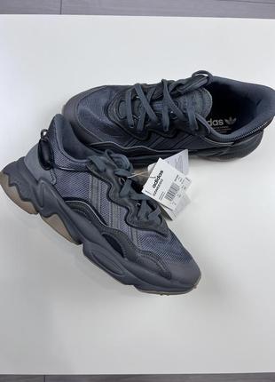 Кроссовки adidas ozweego