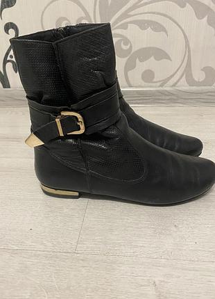 Продам взуття