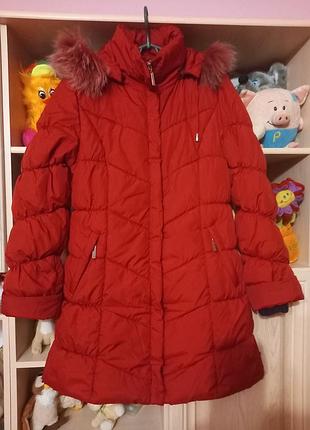 Красный пуховик для девочки