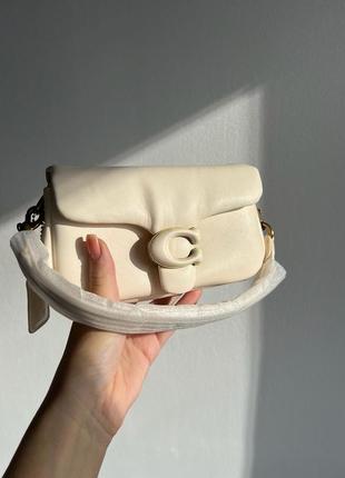 Стильна жіноча сумка coach leather з якісної шкіри в світлому бежі7 фото