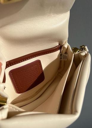 Стильна жіноча сумка coach leather з якісної шкіри в світлому бежі9 фото