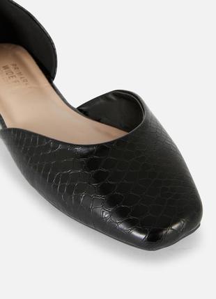 Черные кожаные балетки босоножки туфли на низком ходу квадратным носком на широкую ногу принт рептил2 фото