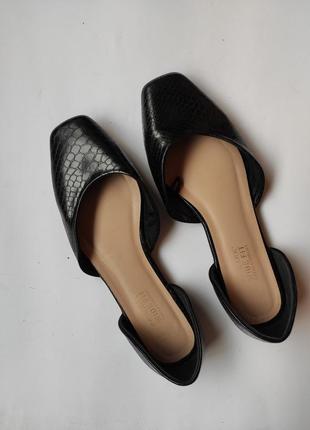 Черные кожаные балетки босоножки туфли на низком ходу квадратным носком на широкую ногу принт рептил5 фото