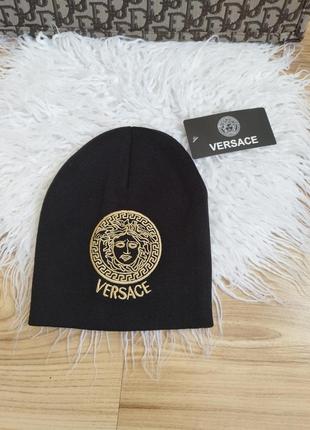 Стильная шапка в стиле versace1 фото