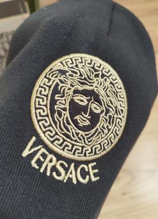 Стильная шапка в стиле versace3 фото