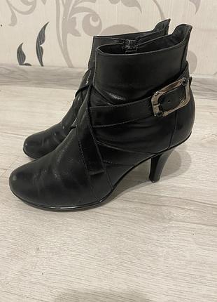 Продам чоботи