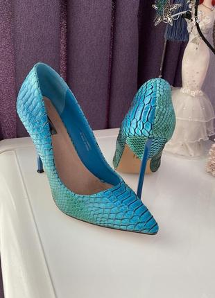 Туфли на шпильке под casadei