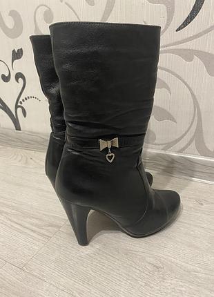 Продам чоботи