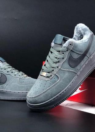 Кроссовки зимние замшевые серые nike air force1 фото