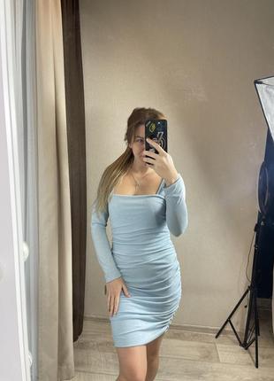Голубое платье plt