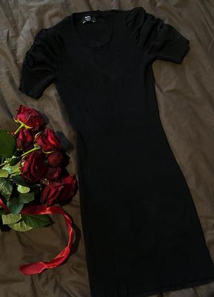 Чорна міні сукня облягають bershka бершка в рубчик розміру с/s. з цікавими рукавами.2 фото
