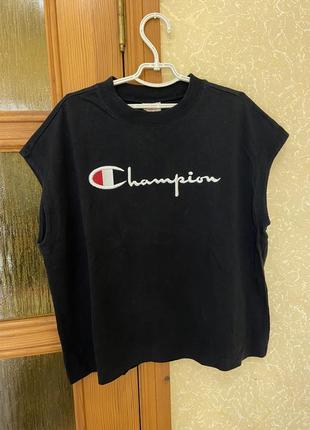 Черная футболка, майка чемпион оригинал с логотипом на груди, свободный крой футболочка с обрезанными/укорочении рукавами, майка борцуха спорт