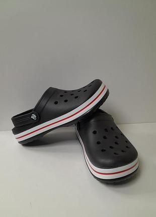 Кроксы черные с белой полоской с-5234. размеры: 36,37,38,39,40.