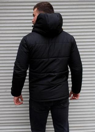 Чоловіча зимова куртка чорна однотонна без принтів коротка з капюшоном (bon)5 фото