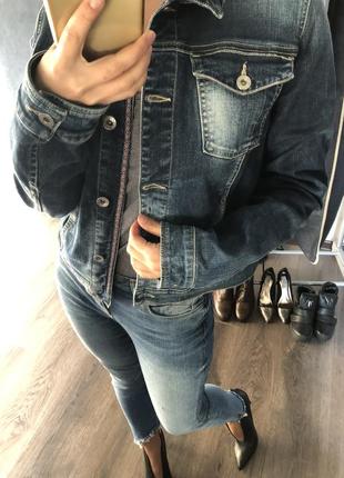 Джинсовая куртка / джинсовой пиджак