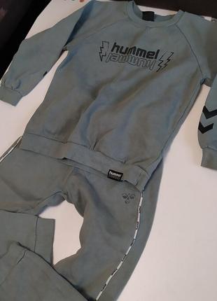 Спортивный стильный костюм hummel