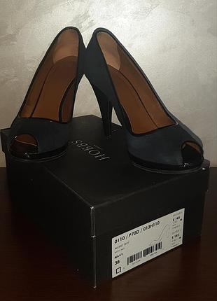 Туфлі замшеві hobbs