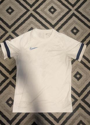 Футболка спортивна nike dri fit