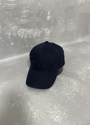 Синяя кепка calvin klein