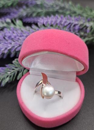Серебряное нежное кольцо с позолотой с жемчужиной 925 размер 18,52 фото