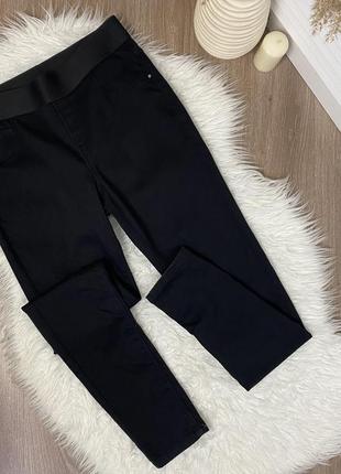 Черные брюки, черные джеггинсы1 фото