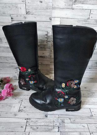 Зимові чорні чоботи з вишивкою