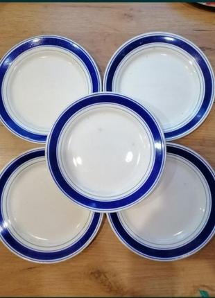 Тарелки с синим кантиком