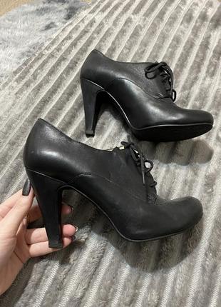 Черевики на каблуку,  чёрные ботинки туфли3 фото