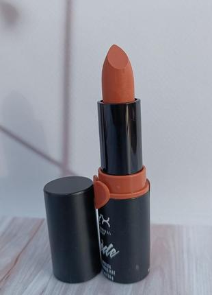 Матовая помада для губ nyx professional makeup suede matte lipstick5 фото