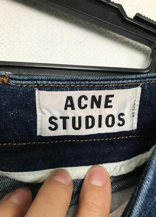 Джинсы acne studios со змейкой сзади7 фото