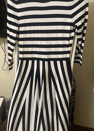 Стильное платье