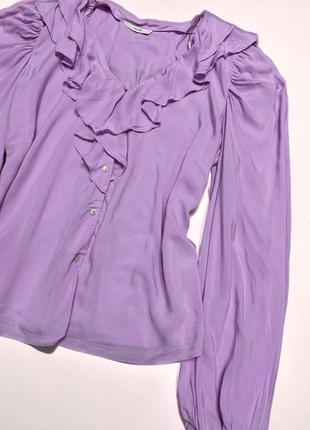 Блуза з рюшами прямого крою на гудзичках із обʼємними рукавами2 фото