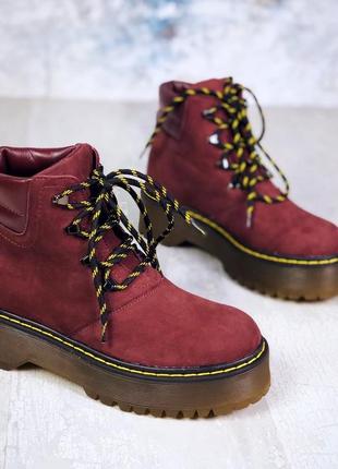 Утепленные бордовые замшевые натуральные ботинки на платформе, со шнуровкой 36-404 фото