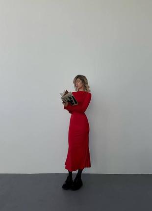 Платье миди однонтонное на длинный рукав приталенное качественная стильная трендовая красная3 фото