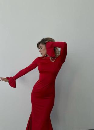 Платье миди однонтонное на длинный рукав приталенное качественная стильная трендовая красная5 фото