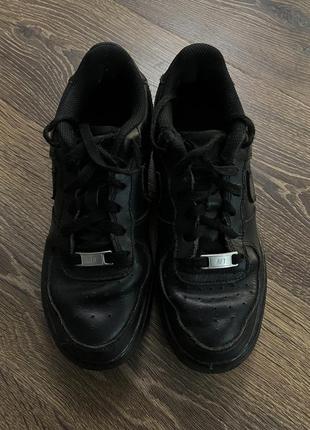 Оригинальные кроссовки nike air force 37,5 размер кеды1 фото