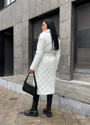 Жіноче пальто зимове стьобане під пояс з хутром стокгольм молочне6 фото