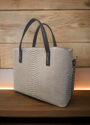 Нова, класична прямокутна сумка з натуральної шкіри, під рептилію, сiра, італія