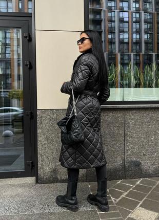 Жіноче пальто зимове стьобане під пояс з хутром стокгольм чорне5 фото